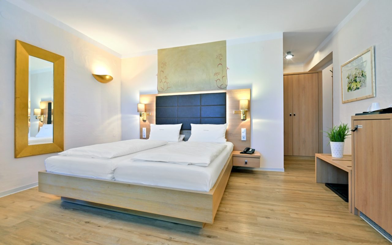 Landhaushotel Hof Wasserkuppe Beispiel Zimmerkategorie Ambiente Wohn-Schlafraum