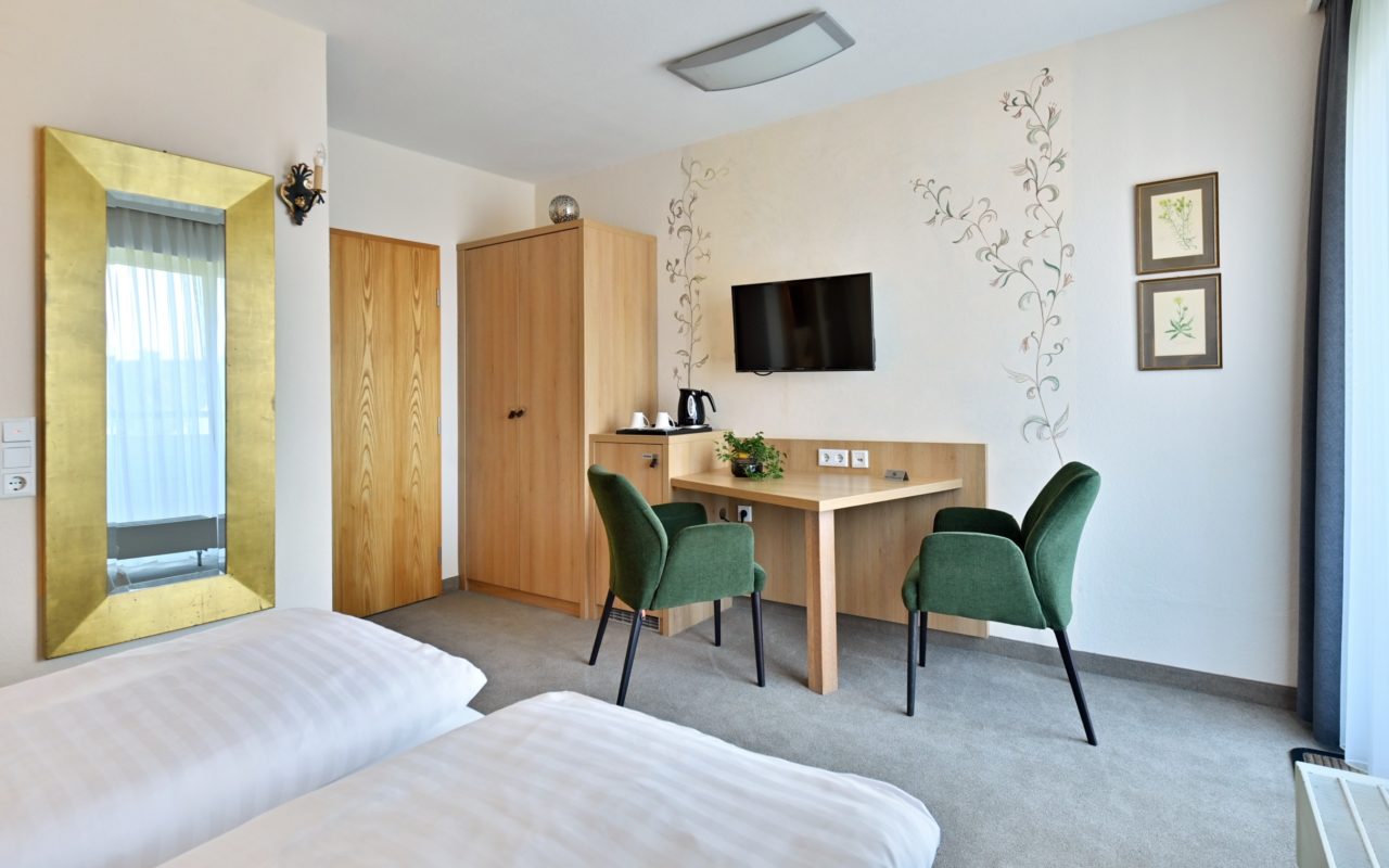 Landhaushotel Hof Wasserkuppe Beispiel Zimmerkategorie Ambiente Wohn-Schlafraum