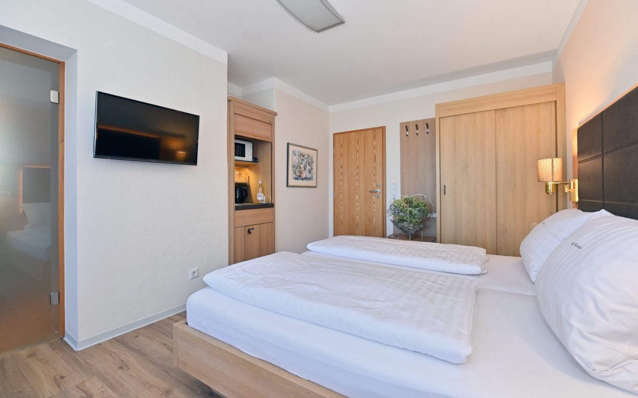 Landhaushotel Hof Wasserkuppe Beispiel Zimmerkategorie Ambiente Wohn-Schlafraum